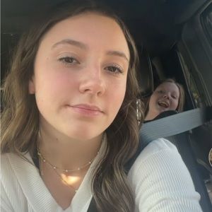 Meet your Posher, Skylar